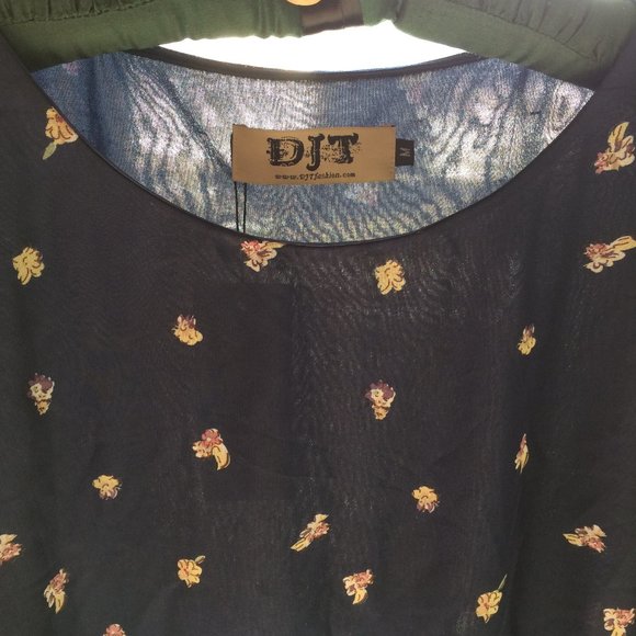 DJT Floral Dress NWOT Size M with  3/4 sleeve - Picture 11 of 12